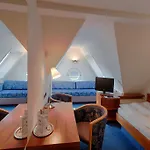 & Restaurant Walfisch 3*