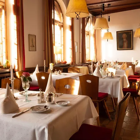 & Restaurant Walfisch מלון