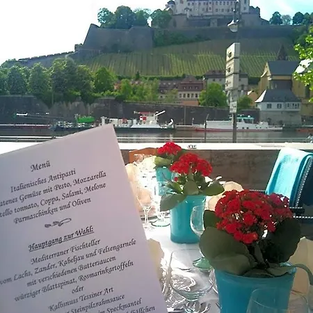 & Restaurant Walfisch فندق 3*