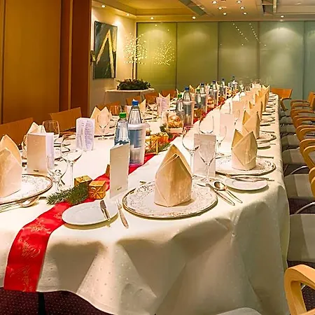 & Restaurant Walfisch 호텔