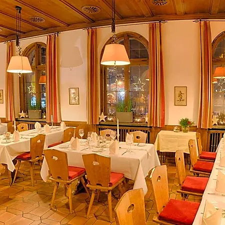 & Restaurant Walfisch 호텔