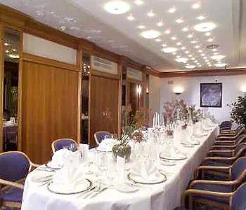 & Restaurant Walfisch מלון