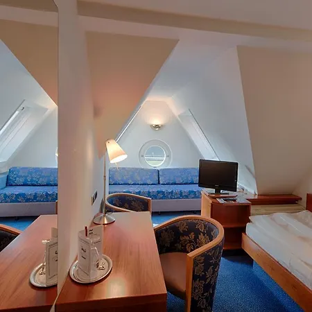 & Restaurant Walfisch 3*