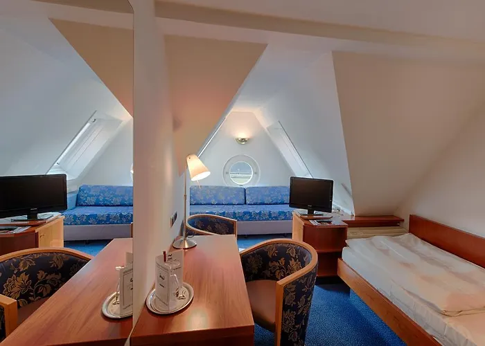 & Restaurant Walfisch 3*